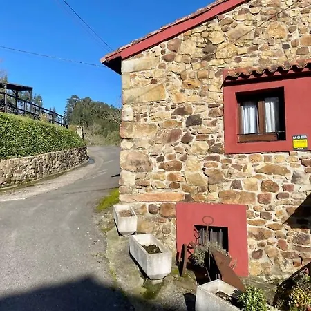 Casa En Aldea Frente A La Sierra De El Sueve