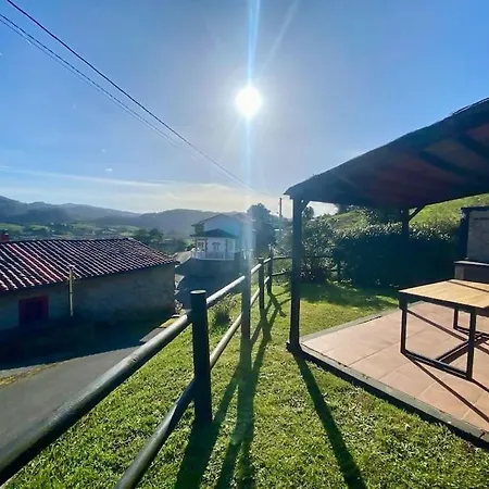 Casa En Aldea Frente A La Sierra De El Sueve Сasa de vacaciones Colunga