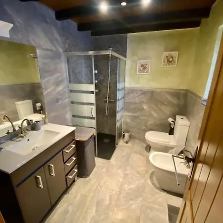 Сasa de vacaciones Casa En Aldea Frente A La Sierra De El Sueve *