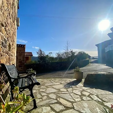 Feriehus Casa En Aldea Frente A La Sierra De El Sueve