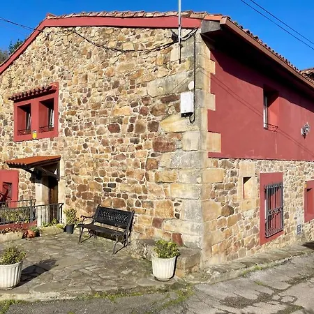 Prázdninový dům Casa En Aldea Frente A La Sierra De El Sueve